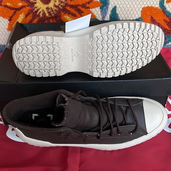 Converse A00911C
CTAS LUGGED 2.0 CC HI
VELVET BROWN/PAPYRUS/WHITE
WMNS Platforms - Picture 6 of 16